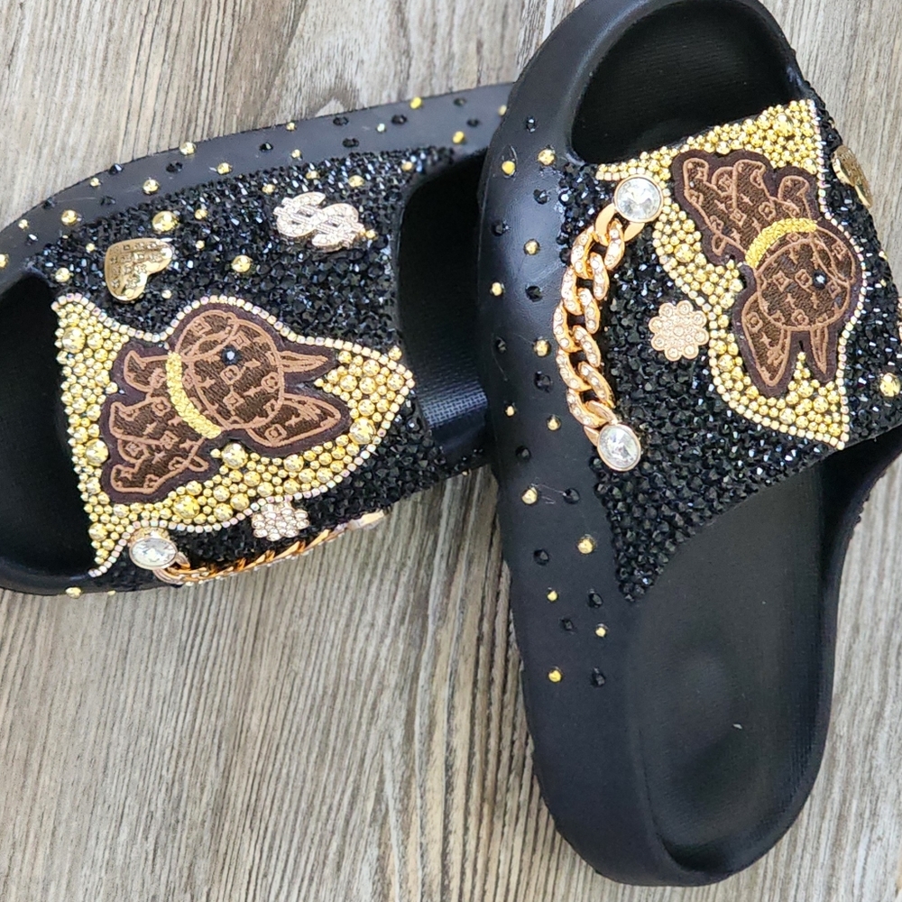 Blinged out ladies' slides - Picture 3 of 4